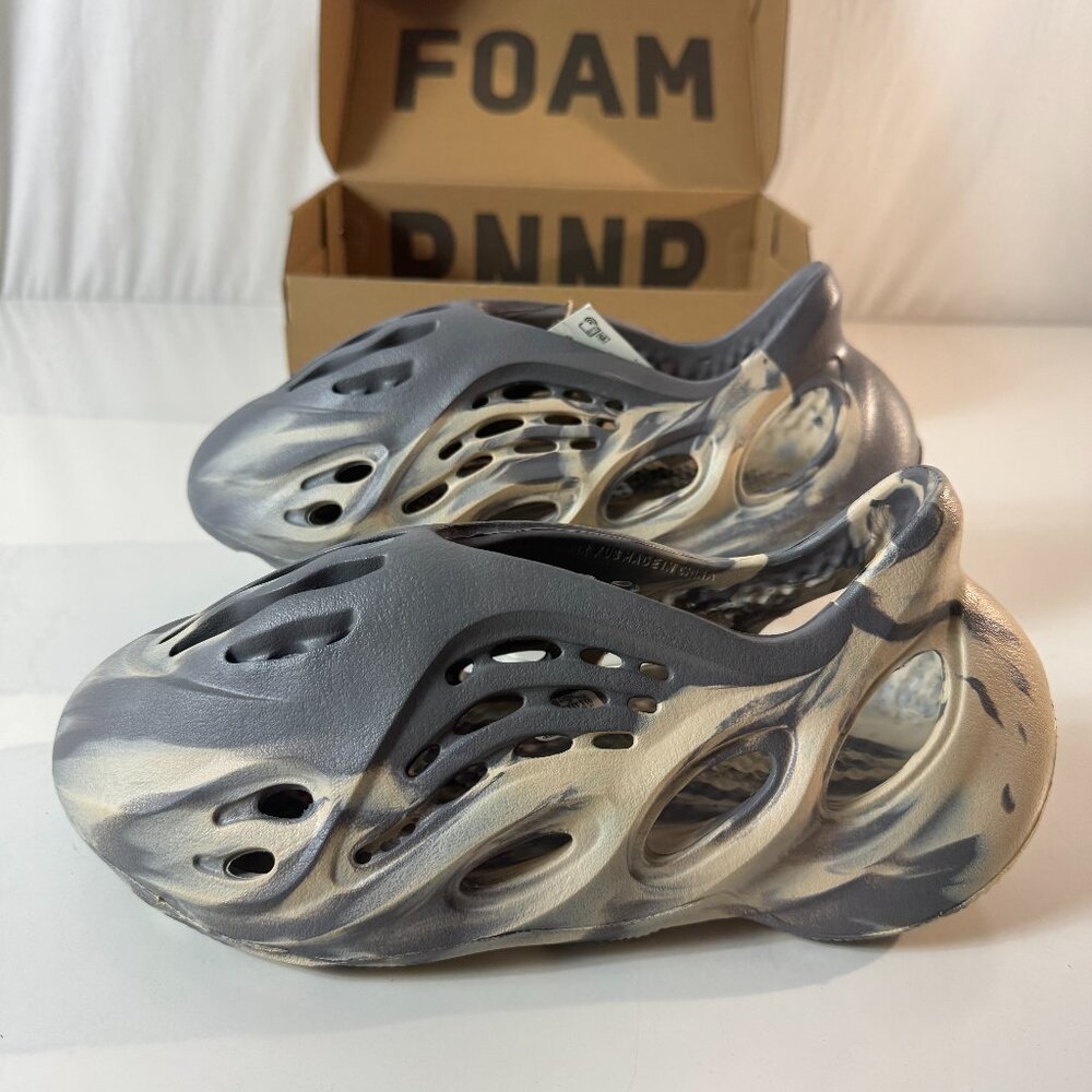Adidas Yeezy Foam RNR MX Moon Grey Mens Size 7 NEW in Box